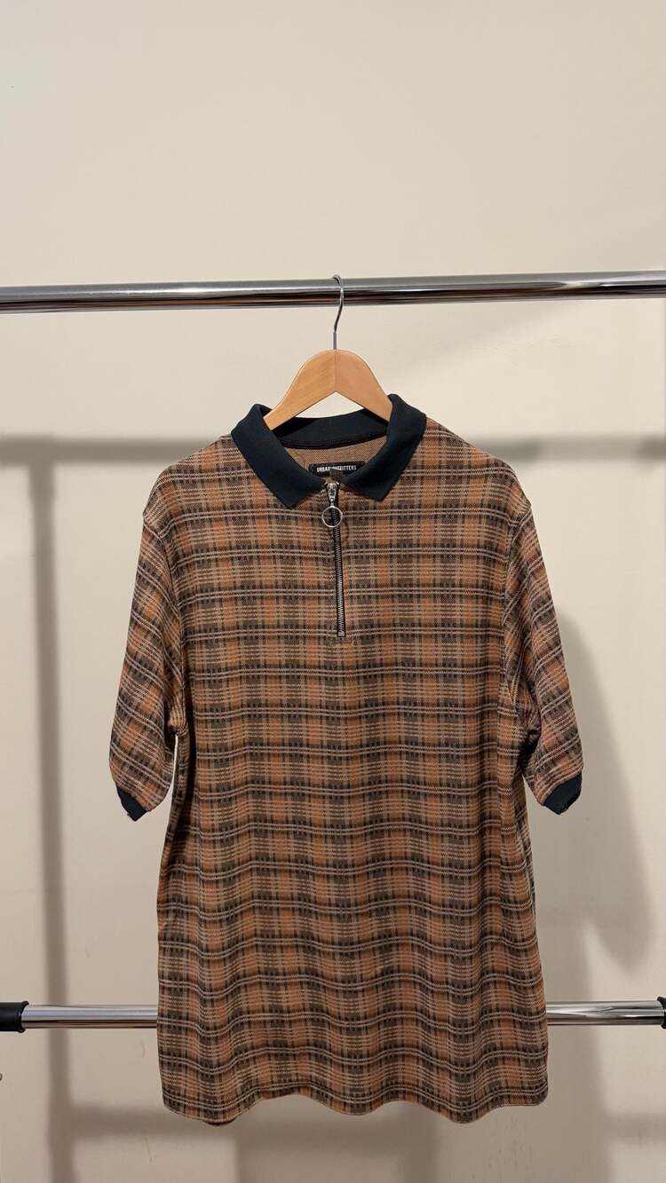 URBAN OUTFITTERS BAGGY FIT ZIP POLO SHIRT IN NEUTRAL